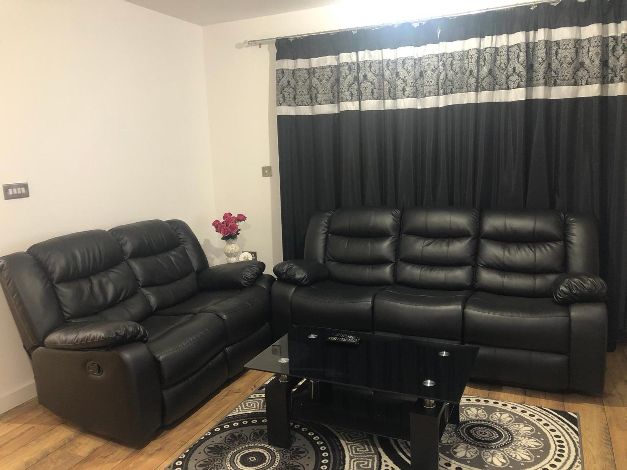 Luxury Kingsize Bedroom With Private Bathroom Northolt  Exteriör bild