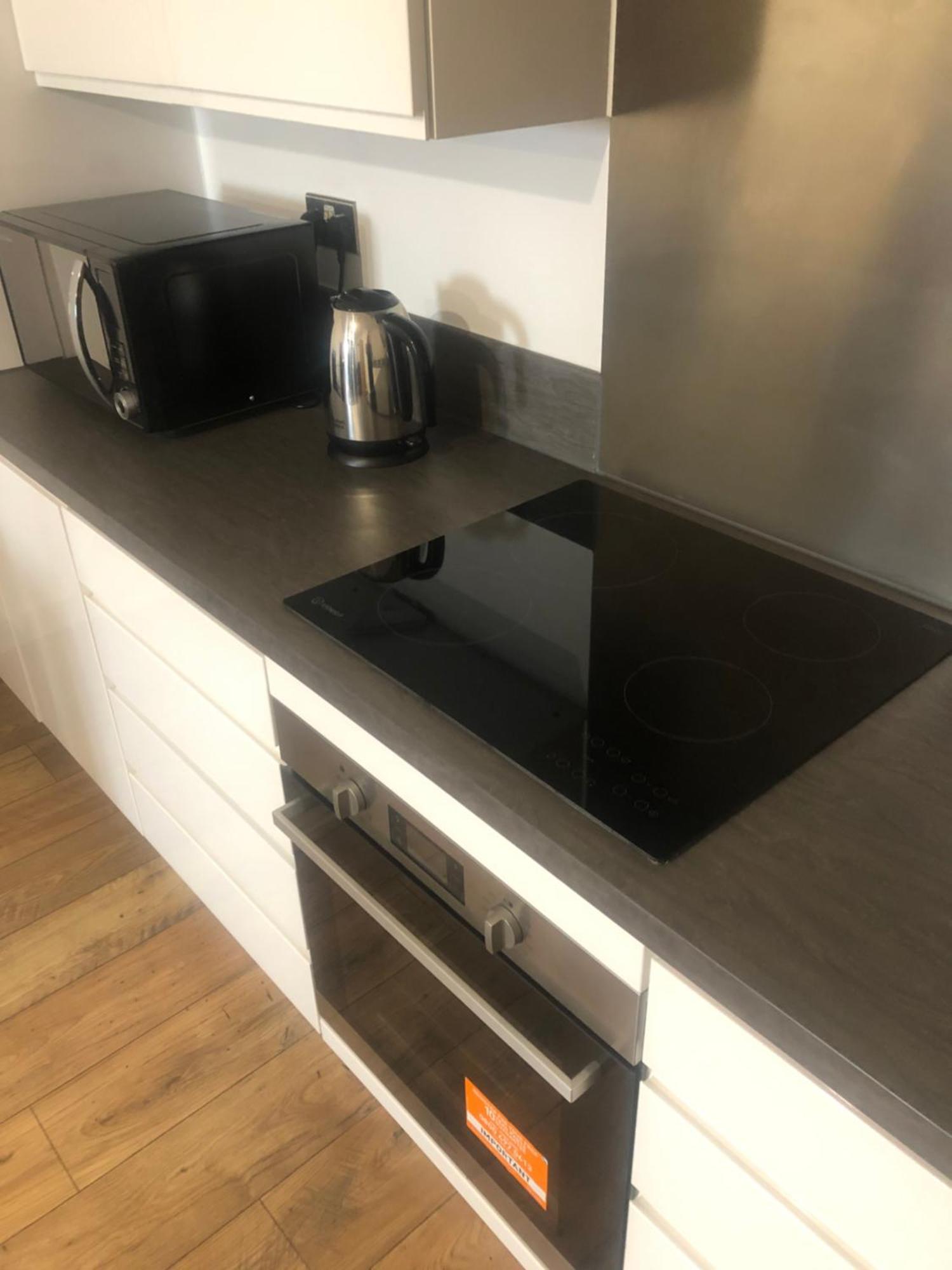 Luxury Kingsize Bedroom With Private Bathroom Northolt  Exteriör bild